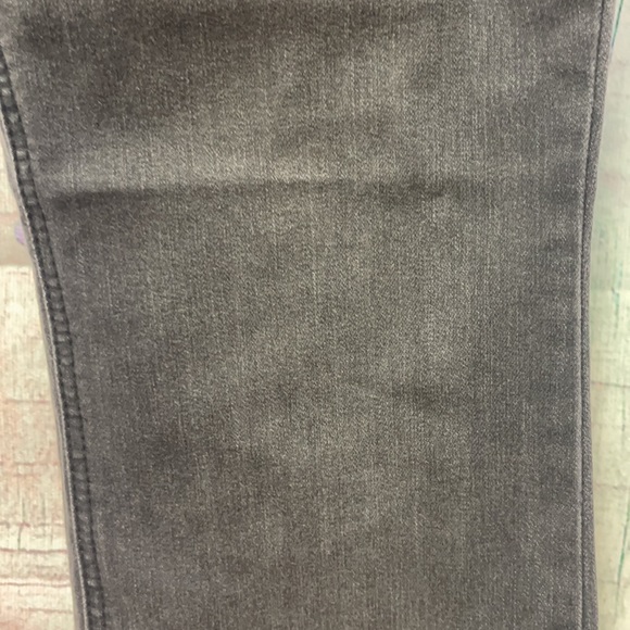 - Brand new Woman’s Gloria Vanderbilt jeans. Size 8 - Picture 12 of 12